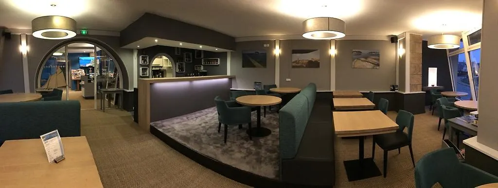 Hotel Des Rochers Perros-Guirec 3*,